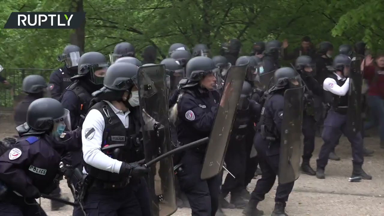 Police Breaking Up Rave Party crashed | French police break up illegal rave in Paris' Bercy ...