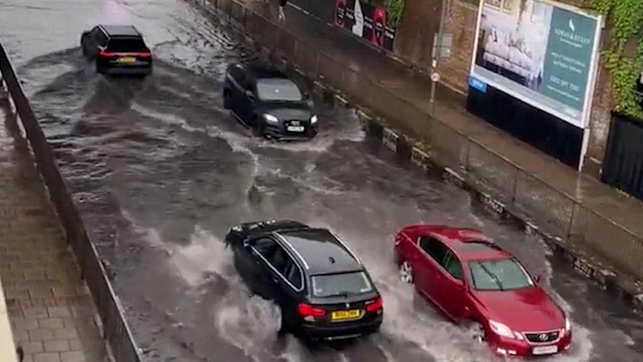 Torrential rain floods London's roads - The Global Herald