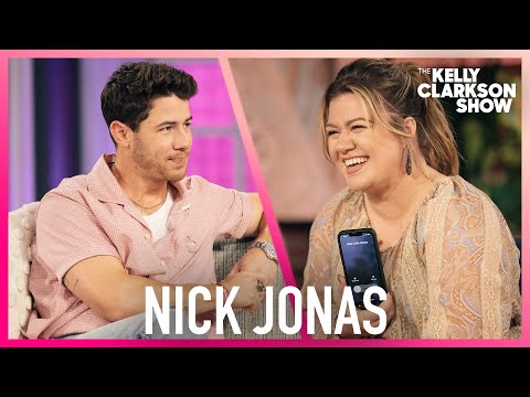 Kelly Clarkson Saved Nick Jonas In Her Phone As 'Fake Colin Hanks