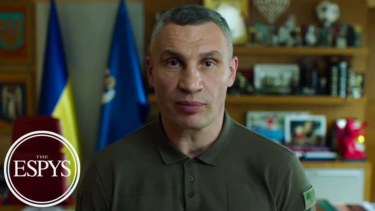 Vitali Klitschko honored to receive the Arthur Ashe Courage Award(00)