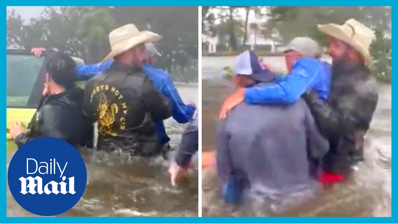 Hurricane Ian: Good Samaritans rescue elderly man from flooded car ...