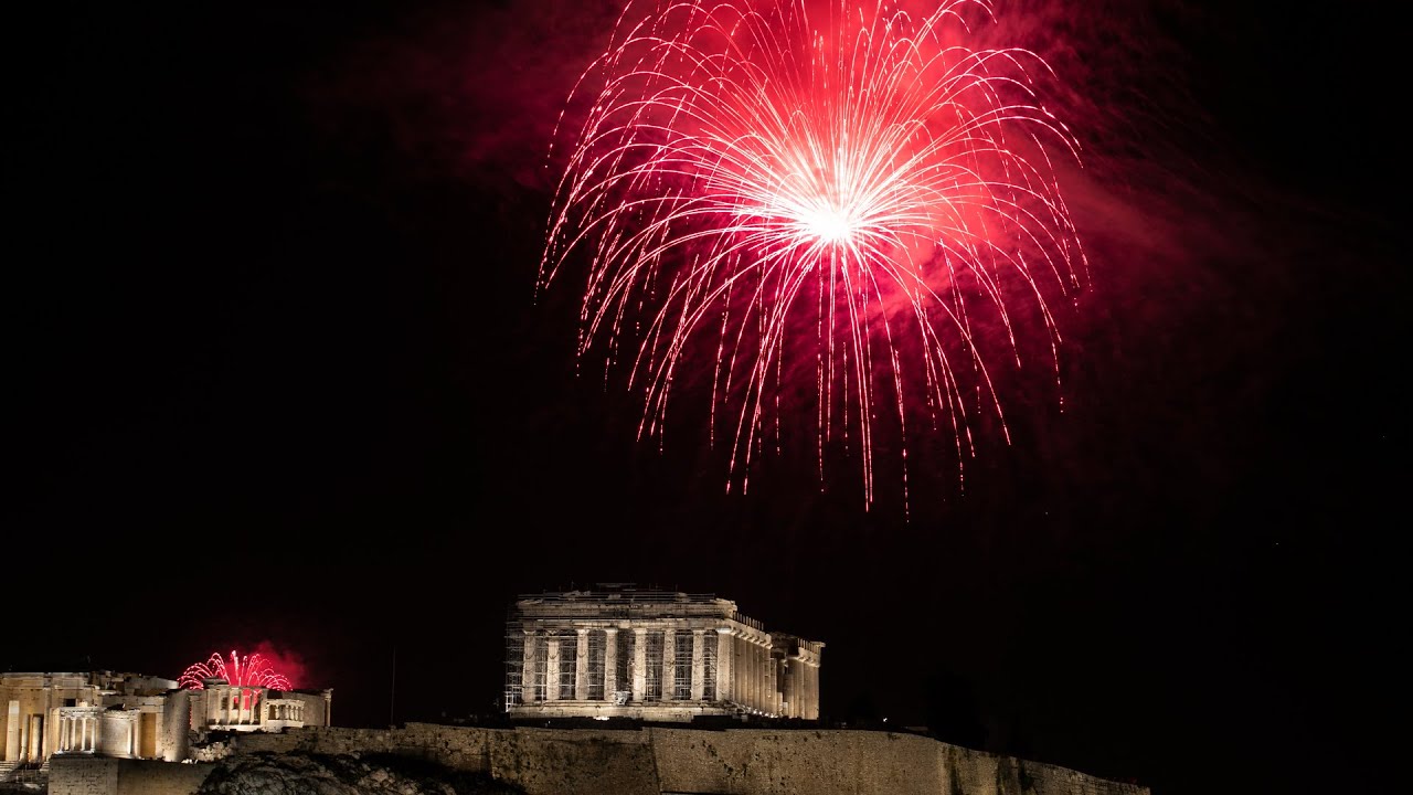 New Year's 2023 Athens, Greece fireworks display lights up ancient