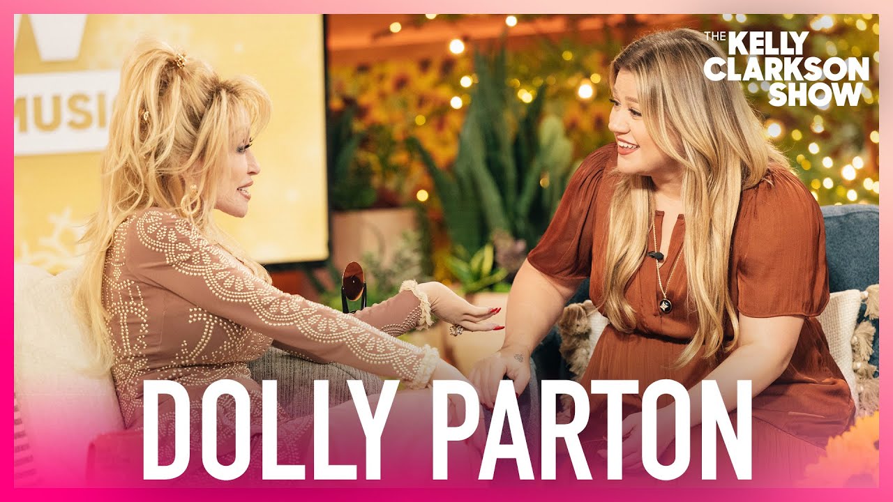 Dolly Parton & Kelly Clarkson Perform Impromptu Duet Of 'I Will Always