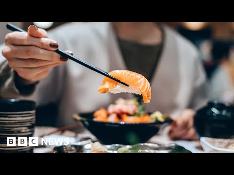 'Sushi terror' pranks cause outrage in Japan as arrests are made - BBC