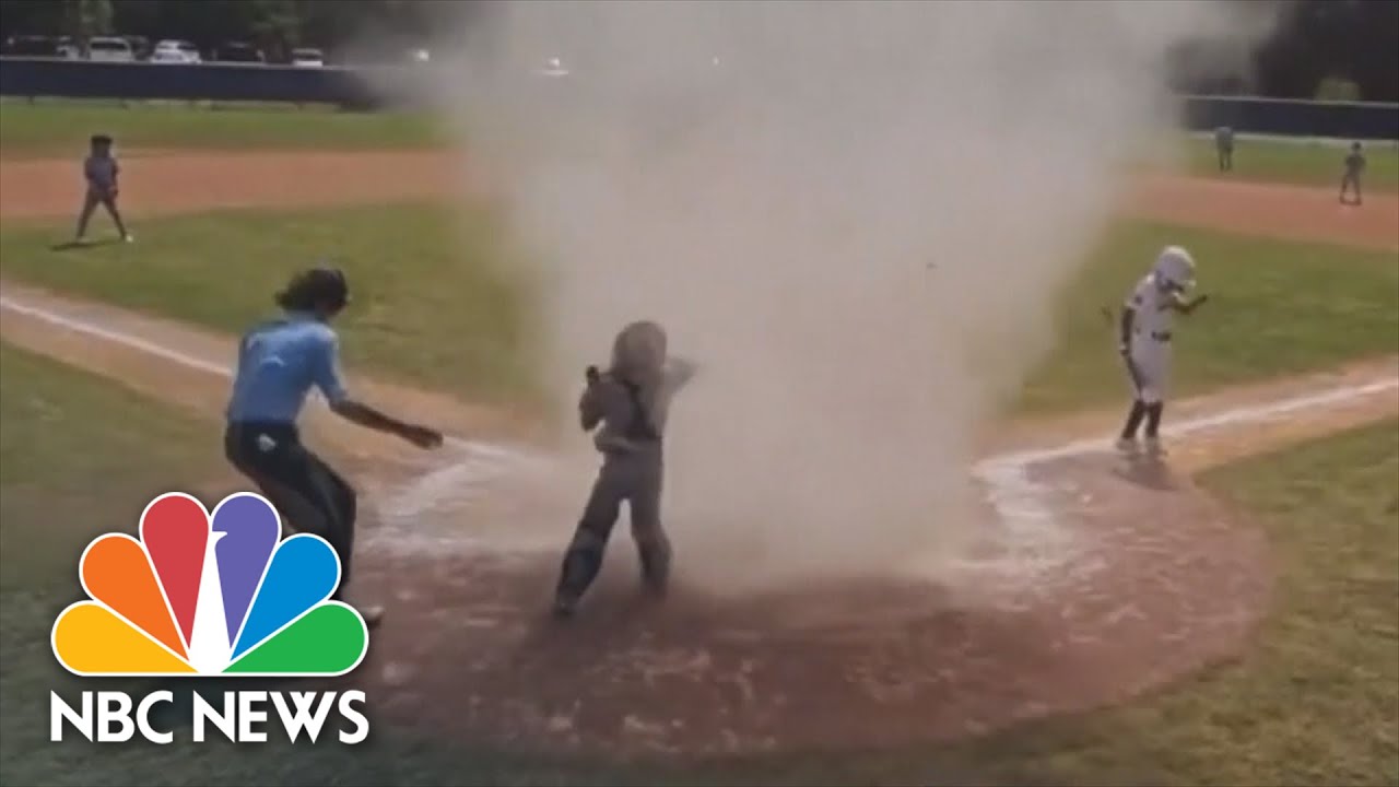 Watch Dust devil disrupts a Florida baseball game The Global Herald