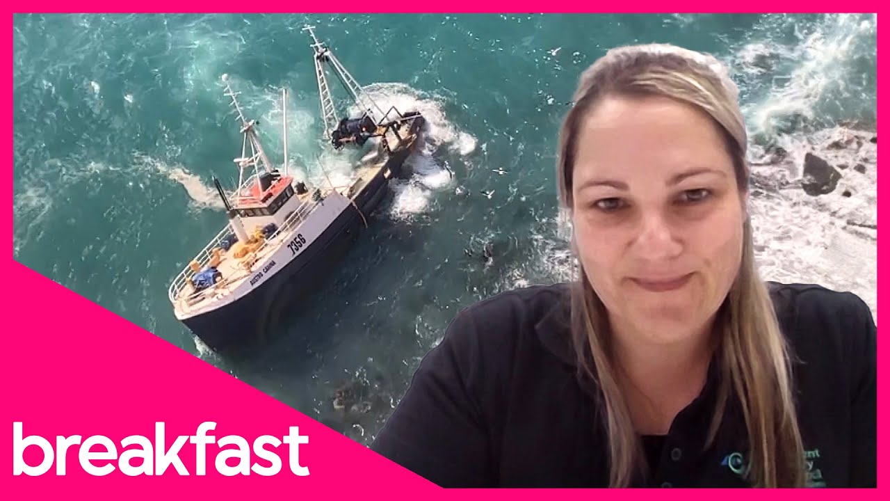 Salvage crews to board vessel run aground off Banks Peninsula The