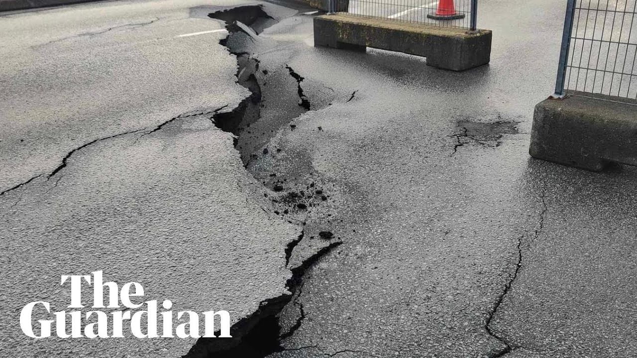 cracks-appear-on-roads-in-volcano-threatened-icelandic-town-the