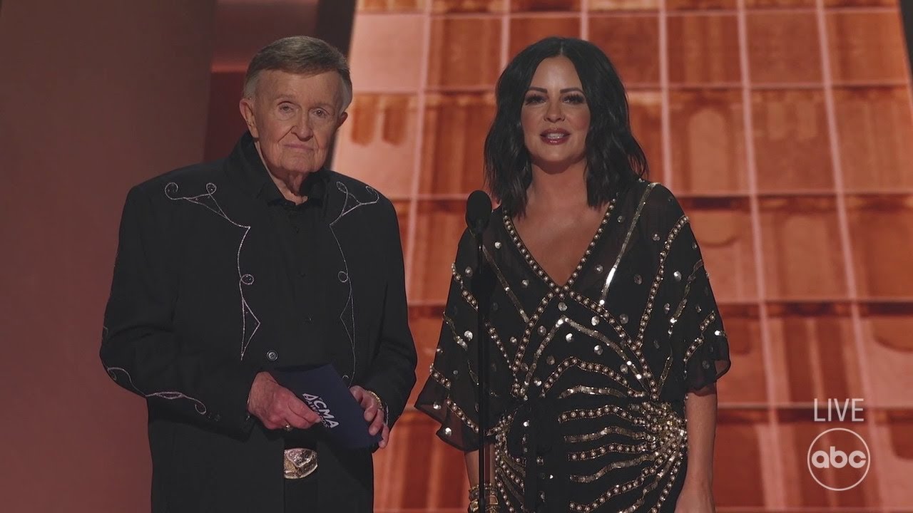 Tracy Chapman Wins the 2023 CMA Award for Song of the Year The CMA